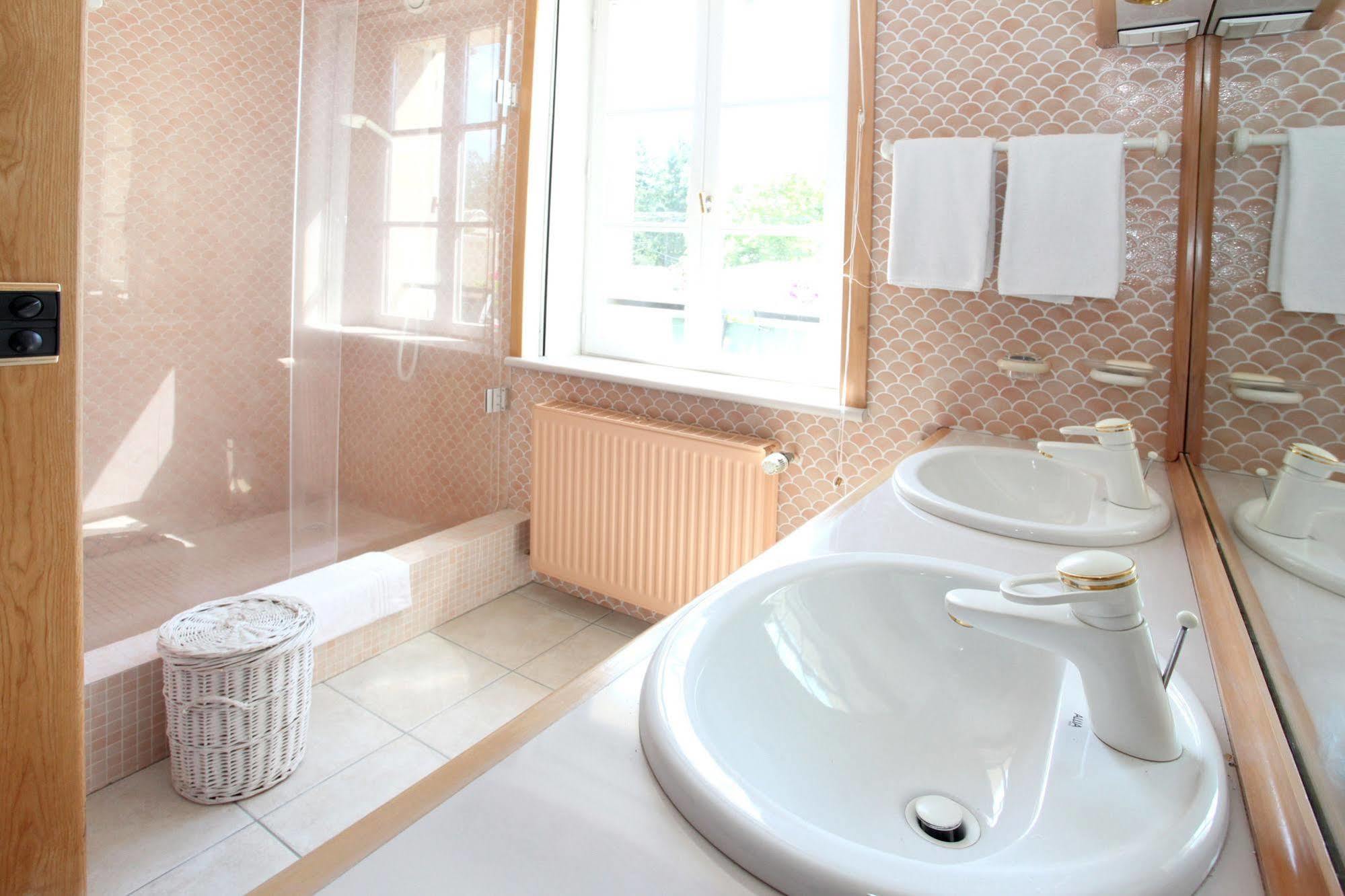 Bed and Breakfast Saint Graal Chamant Exterior foto
